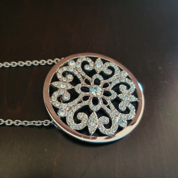 Swarovski Necklace - Picture 4 of 8